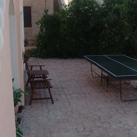 Appartement Luxurious In With Garden