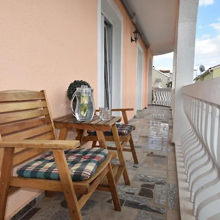 Luxurious In With Garden Appartement Vodice