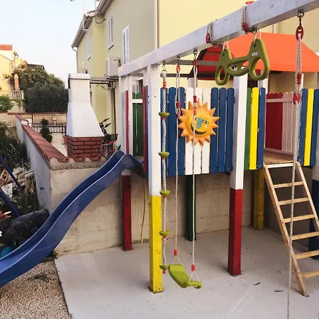 Luxurious In With Garden Vodice