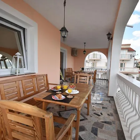 Luxurious In With Garden Vodice